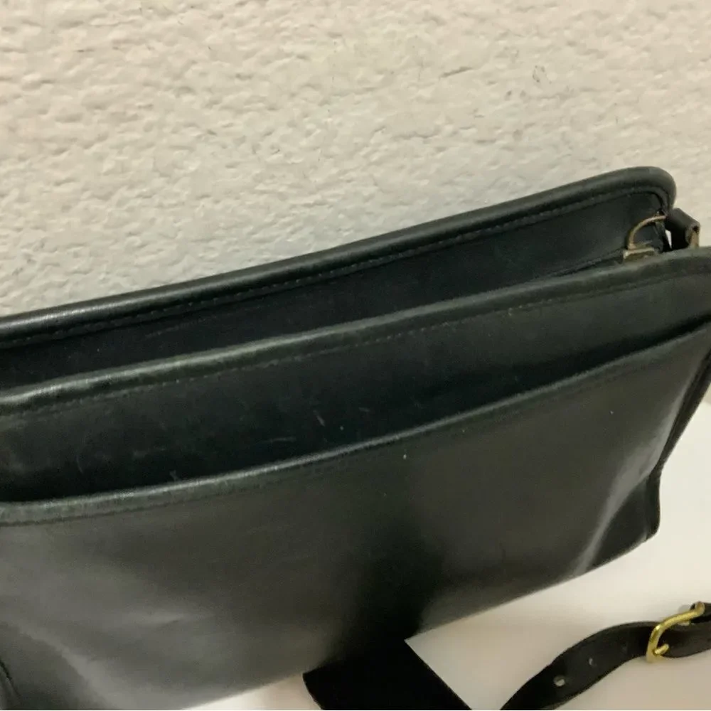 COACH Black Leather Shoulder Crossbody Strap Purse 1980s